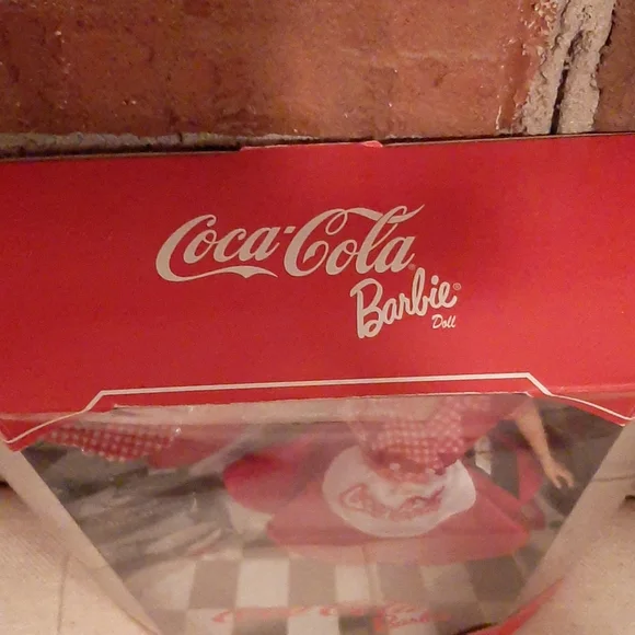 1999 Coca-Cola Barbie doll - Picture 3 of 5